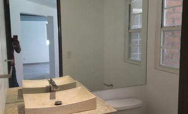 Casa en Renta, Tecamachalco En Cerrada, Bien Ubicada y Remodelada