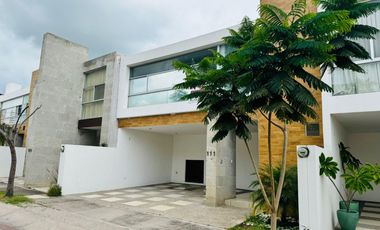 Casa en Venta en Punta del Este zona Sur