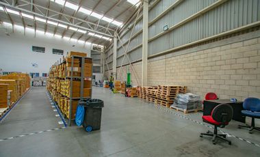 Bodega industrial en venta a un lado del Aeropuerto