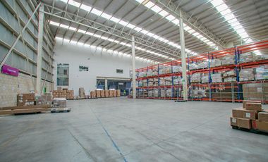 Bodega industrial en venta a un lado del Aeropuerto