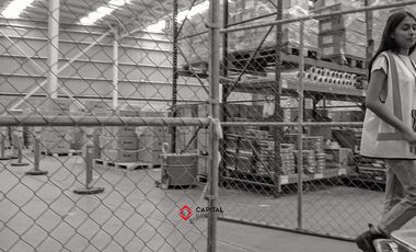 Bodega industrial en venta a un lado del Aeropuerto