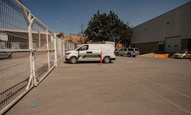 Bodega industrial en venta a un lado del Aeropuerto