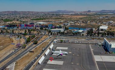 Bodega industrial en venta a un lado del Aeropuerto