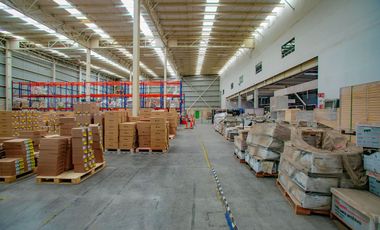 Bodega industrial en venta a un lado del Aeropuerto