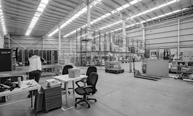 Bodega industrial en venta a un lado del Aeropuerto