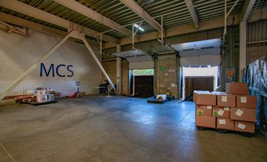 Bodega industrial en venta a un lado del Aeropuerto