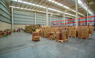 Bodega industrial en venta a un lado del Aeropuerto