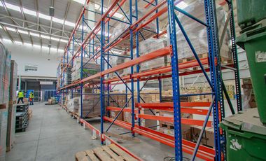 Bodega industrial en venta a un lado del Aeropuerto