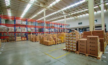 Bodega industrial en venta a un lado del Aeropuerto