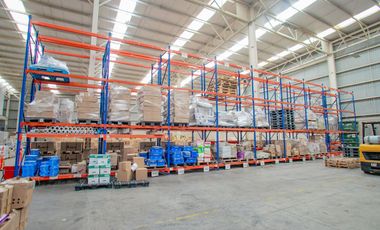 Bodega industrial en venta a un lado del Aeropuerto