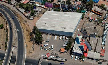 Bodega industrial en venta a un lado del Aeropuerto