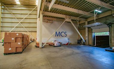 Bodega industrial en venta a un lado del Aeropuerto
