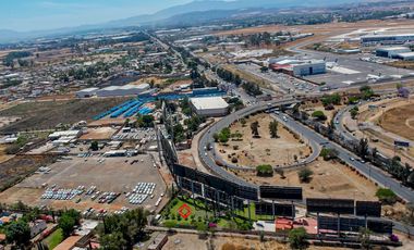 Bodega industrial en venta a un lado del Aeropuerto