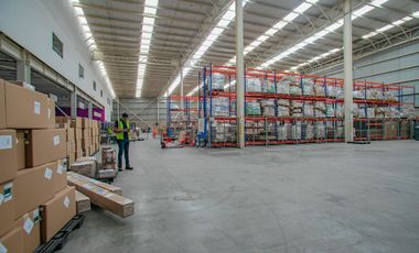 Bodega industrial en venta a un lado del Aeropuerto