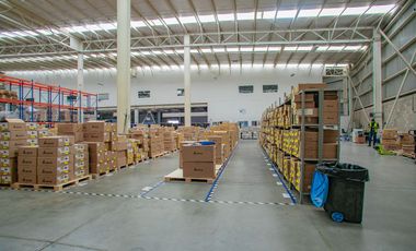 Bodega industrial en venta a un lado del Aeropuerto
