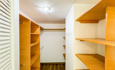 Apartamento en El Poblado con Vista