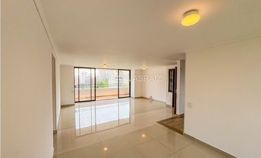 Apartamento en El Poblado con Vista