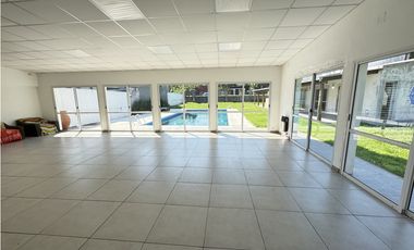 Vendemos hermosa propiedad en calle Blas Parera.