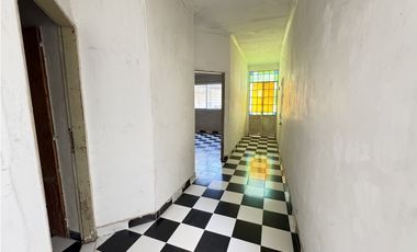 Vendemos hermosa propiedad en calle Blas Parera.