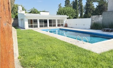 Vendemos hermosa propiedad en calle Blas Parera.