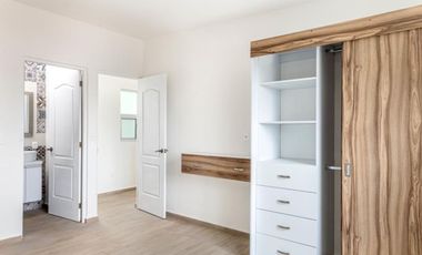 Casa en venta en Miraval, Cuernavaca, Morelos  Casas y bienes raíces en Cuernavaca, Morelos