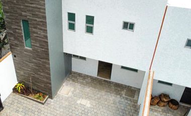 Casa en venta en Miraval, Cuernavaca, Morelos  Casas y bienes raíces en Cuernavaca, Morelos