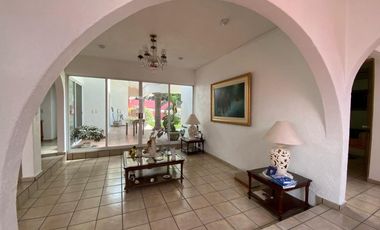 Casa en Fraccionamiento en Kloster Sumiya Jiutepec - CRB-1151-Fr#