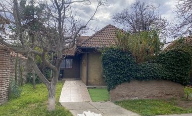 Casa en Venta en El Nocedal 7100