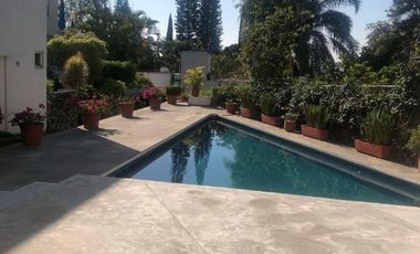 Condominio de 4 casas con alberca en Lomas de Cortes Cuernavaca Morelos