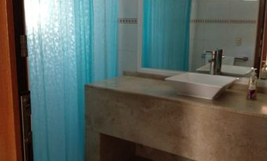 SE VENDE AMUEBLADA Y EQUIPADA!