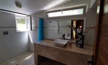 SE VENDE AMUEBLADA Y EQUIPADA!