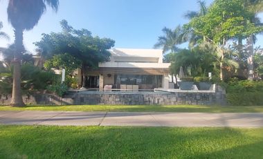 Casa en Fraccionamiento en Paraíso Country Club Emiliano Zapata - LLR-139-Fr