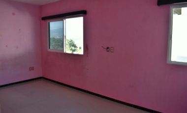 Casa con 4 habitaciones en Fraccionamiento con vigilancia en Lomas Palmira Jiutepec Morelos
