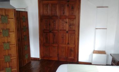 PROPIEDAD EN COLONIA DEL BOSQUE EN CUERNAVACA MORELOS CON JARDÍN PRIVADO Y VIGILANCIA