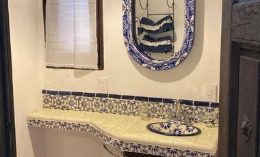 PROPIEDAD EN COLONIA DEL BOSQUE EN CUERNAVACA MORELOS CON JARDÍN PRIVADO Y VIGILANCIA