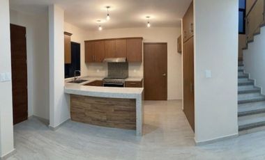 CASA NUEVA EN LOMAS DE LA SELVA CON SEGURIDAD, 4 HABITACIONES UNA EN PB, ALBERCA