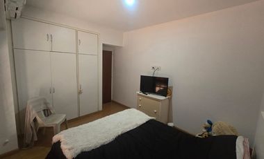 Excelente Casa 4 amb, Jardin,quincho, coch, Lanús.
