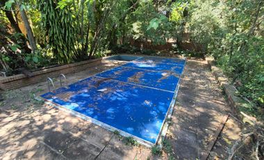 EXCLUSIVA CASA EN VENTA SOBRE CALLE BRASIL A PASOS DE LA COSTANERA DE LA CIUDAD.-