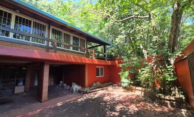EXCLUSIVA CASA EN VENTA SOBRE CALLE BRASIL A PASOS DE LA COSTANERA DE LA CIUDAD.-