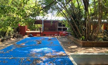 EXCLUSIVA CASA EN VENTA SOBRE CALLE BRASIL A PASOS DE LA COSTANERA DE LA CIUDAD.-