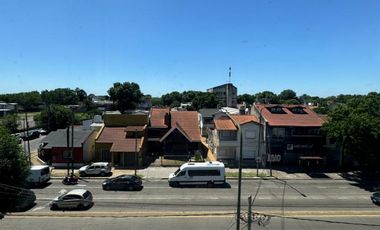 DEPARTAMENTO DE 2 AMBIENTES C COCHERA EN BANFIELD.