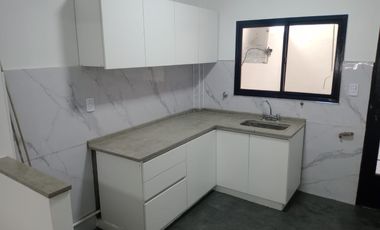 Venta Departamento De 3 Ambientes Con Patio La Tablada