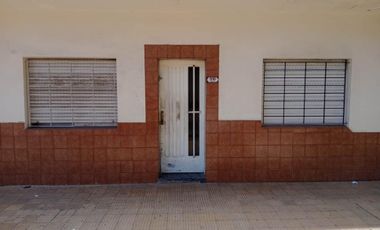 Venta Departamento De 3 Ambientes Con Patio La Tablada