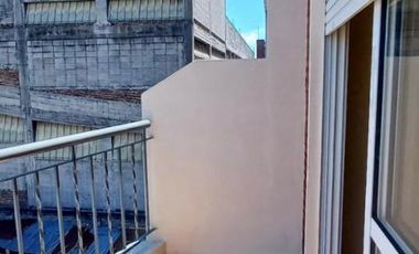 HERMOSO DEPARTAMENTO DE 2 AMPLIOS AMBIENTES EN DÚPLEX - SAN JUSTO CENTRO