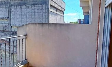 HERMOSO DEPARTAMENTO DE 2 AMPLIOS AMBIENTES EN DÚPLEX - SAN JUSTO CENTRO