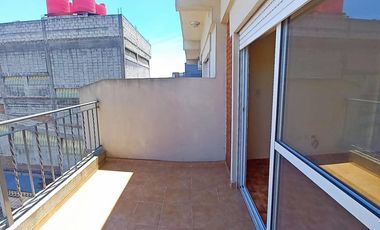HERMOSO DEPARTAMENTO DE 2 AMPLIOS AMBIENTES EN DÚPLEX - SAN JUSTO CENTRO