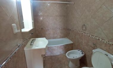 HERMOSO DEPARTAMENTO DE 2 AMPLIOS AMBIENTES EN DÚPLEX - SAN JUSTO CENTRO