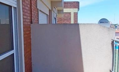 HERMOSO DEPARTAMENTO DE 2 AMPLIOS AMBIENTES EN DÚPLEX - SAN JUSTO CENTRO