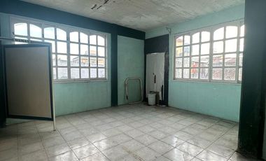 Alquiler Local 240 m2 cubiertos - terraza- Lomas del Mirador