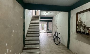 Alquiler Local 240 m2 cubiertos - terraza- Lomas del Mirador